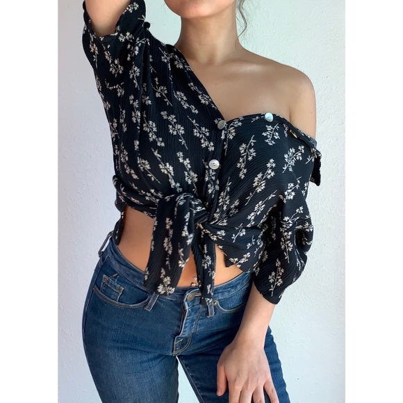 Button-Up Top - Picture 2 of 7